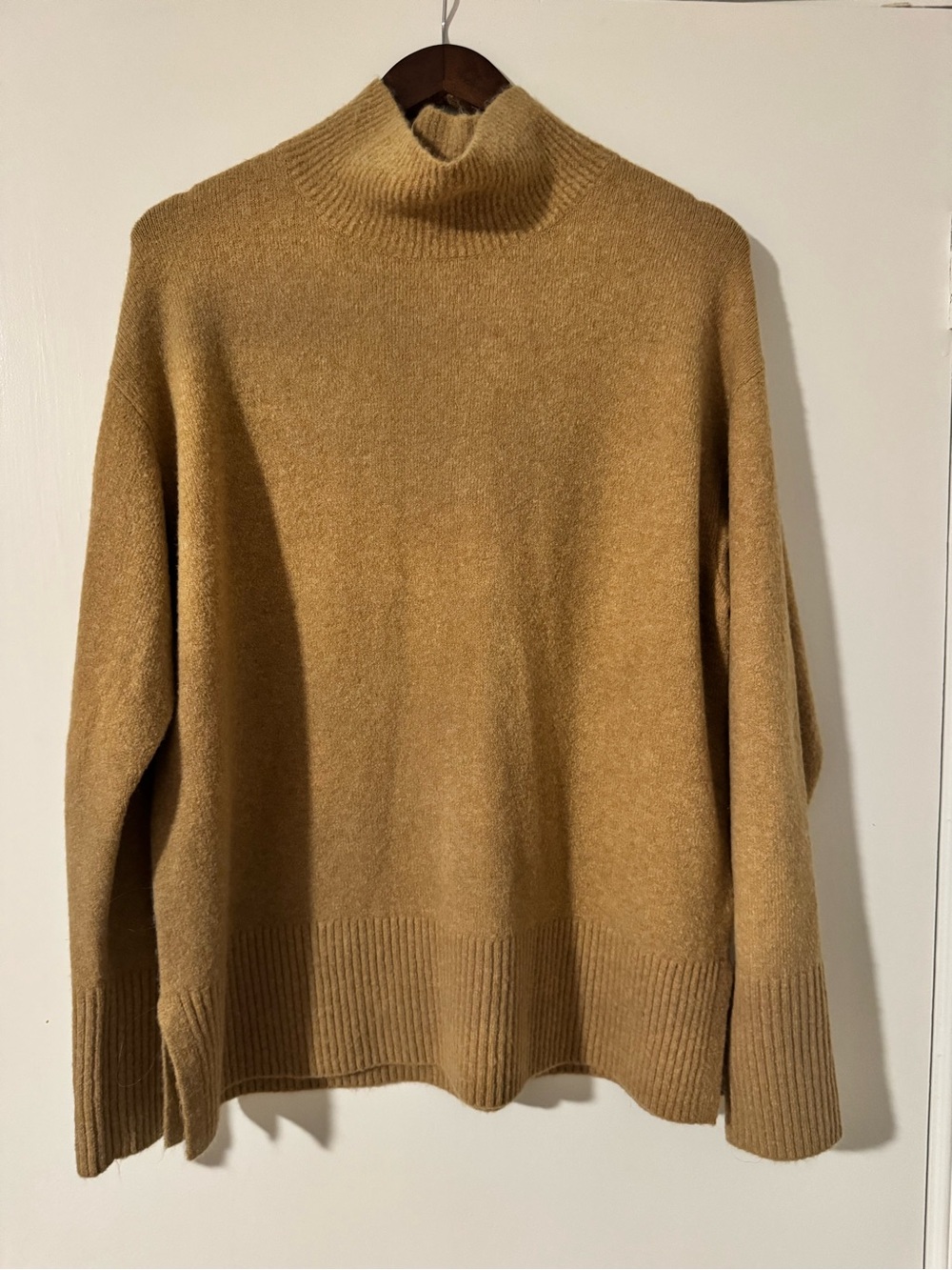 NWOT Women’s J. Crew Camel Mockneck Sweater in Extra Soft Yarn size Medium